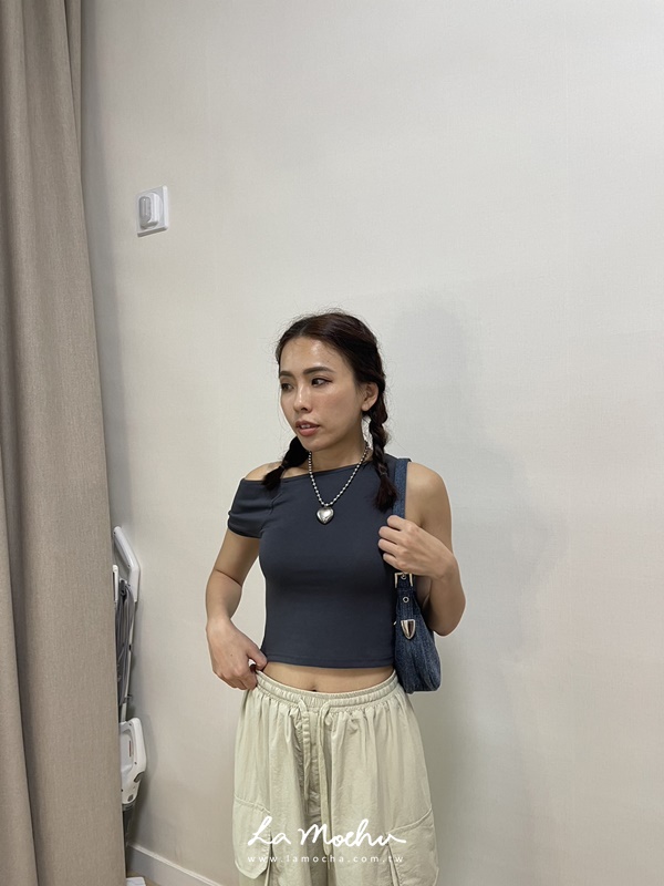 斜寬肩合身上衣